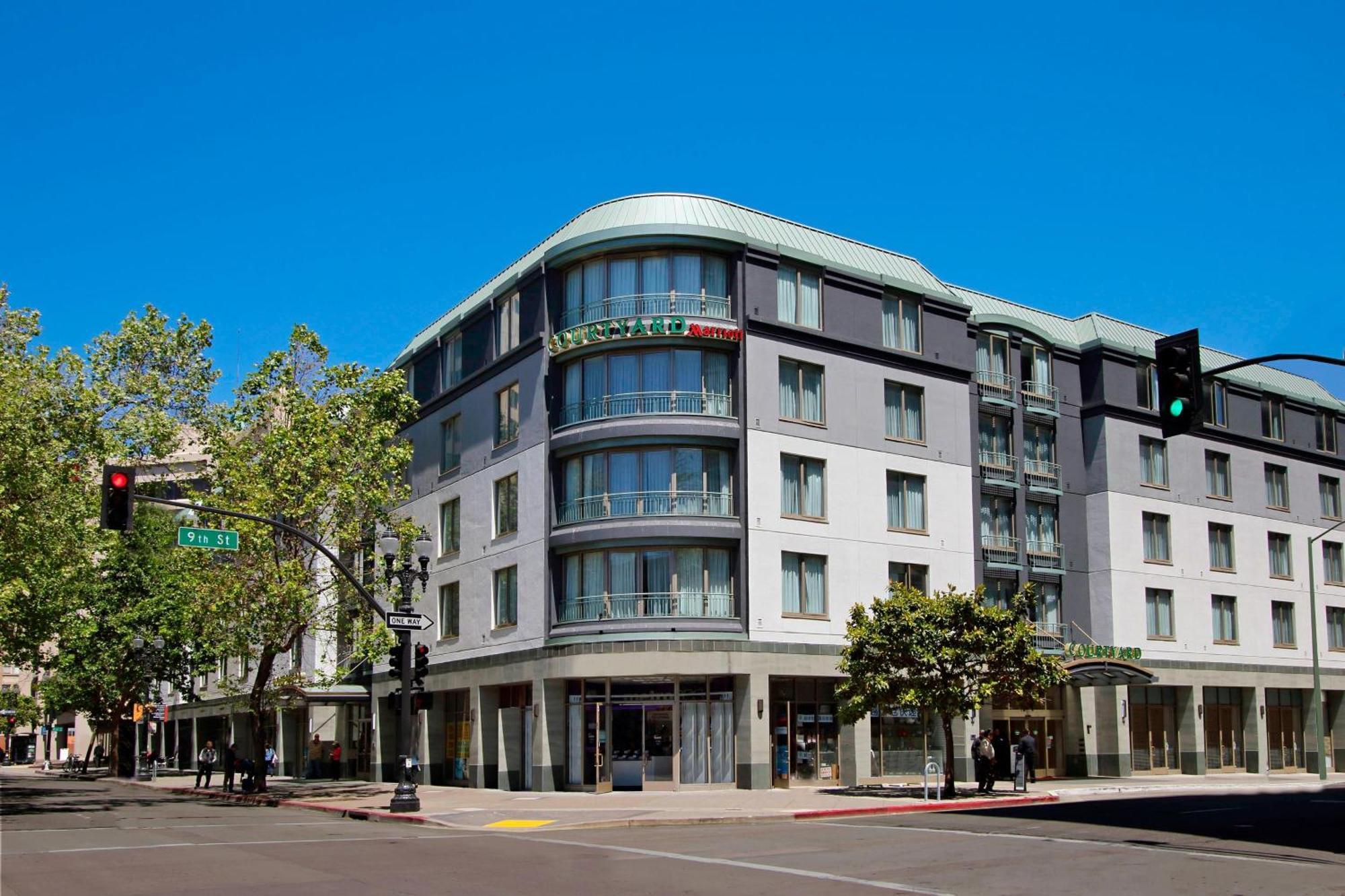 Courtyard Oakland Downtown Hotel Exterior photo